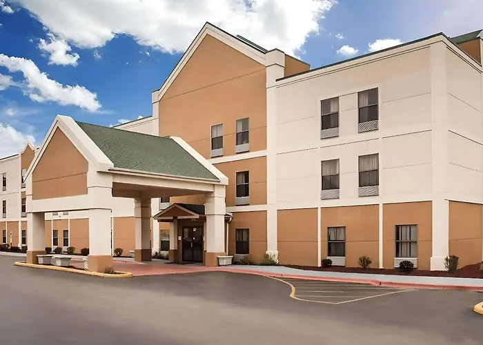 Halsted Inn And Suites Harvey - Chicago Southland